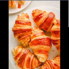 Croissants boite de 8 unités.