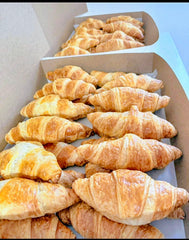 Croissants boite de 8 unités.